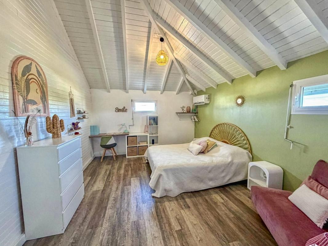 26.A louer villa avec piscine et vue mer St François Guadeloupe